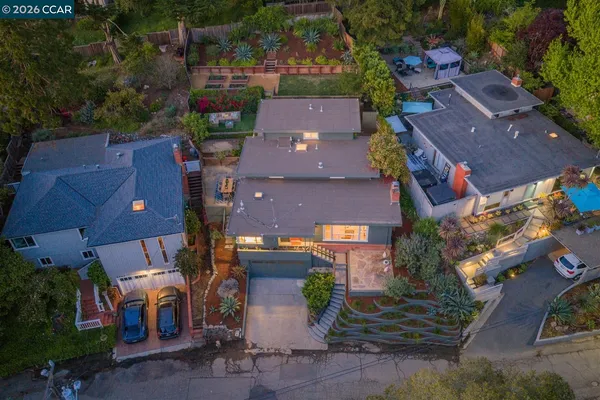 $885,000 | 6555 Saroni Drive, Oakland, CA 94611