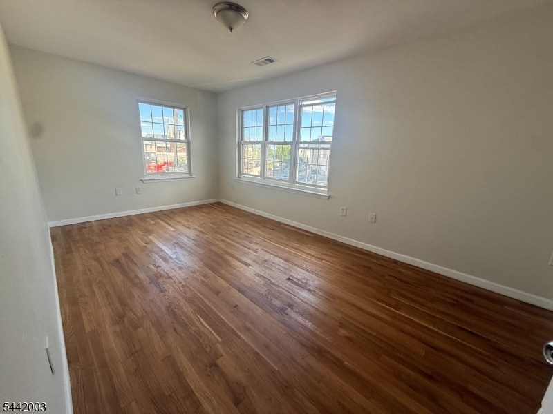 335 Broadway, Unit 2 Elizabeth Port, NJ 07206 - Photo 10 of 14