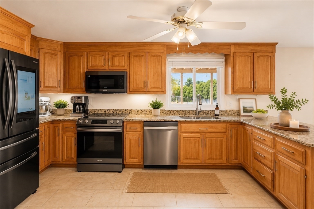 3 Taylor Road Bellingham, MA 02019 - Photo 4 of 41