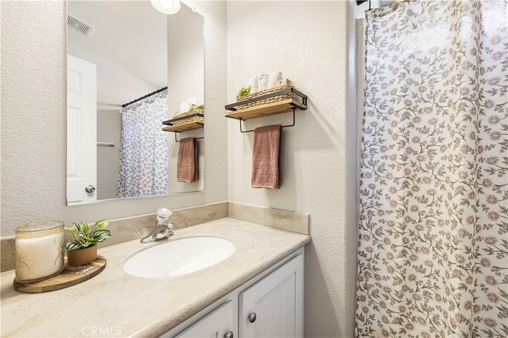 30000 Hasley Canyon Road, Unit 44 Valencia, CA 91384 - Photo 15 of 29 Hall Bath