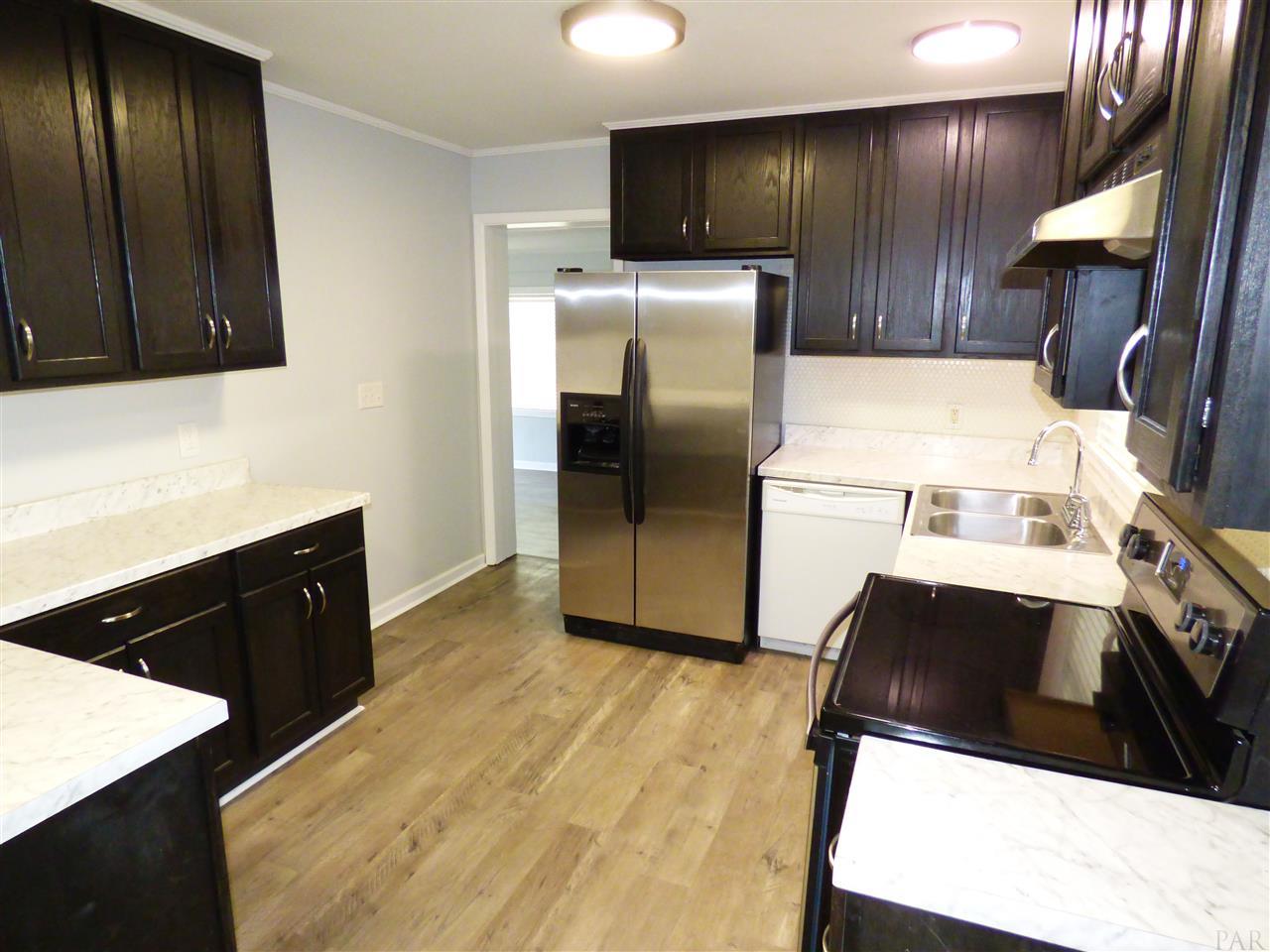 3357 Wellington Road Pensacola, FL 32504 - Photo 11 of 27 Gallery Image 11