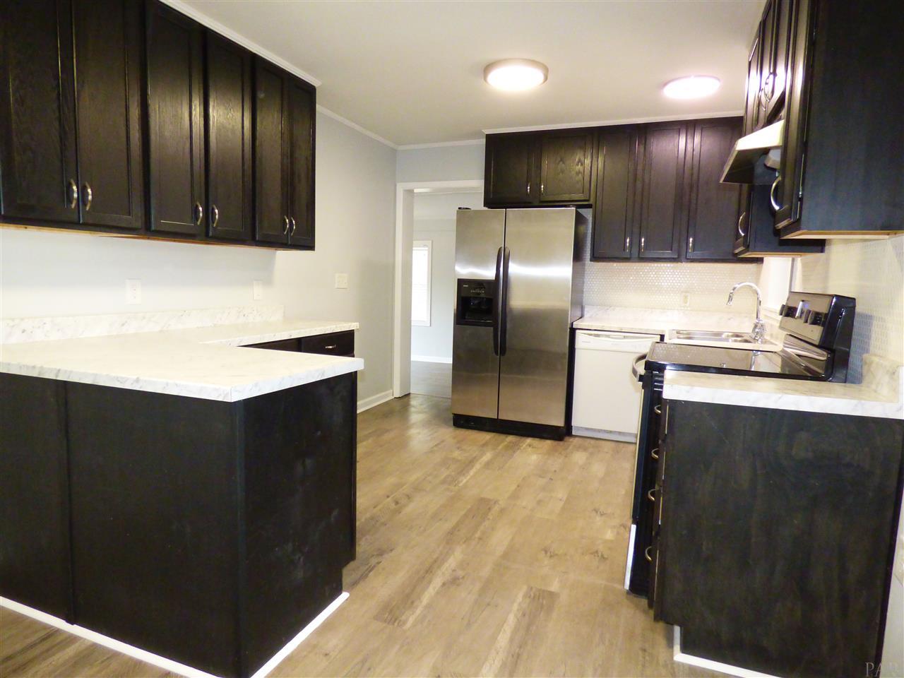 3357 Wellington Road Pensacola, FL 32504 - Photo 5 of 27 Gallery Image 5