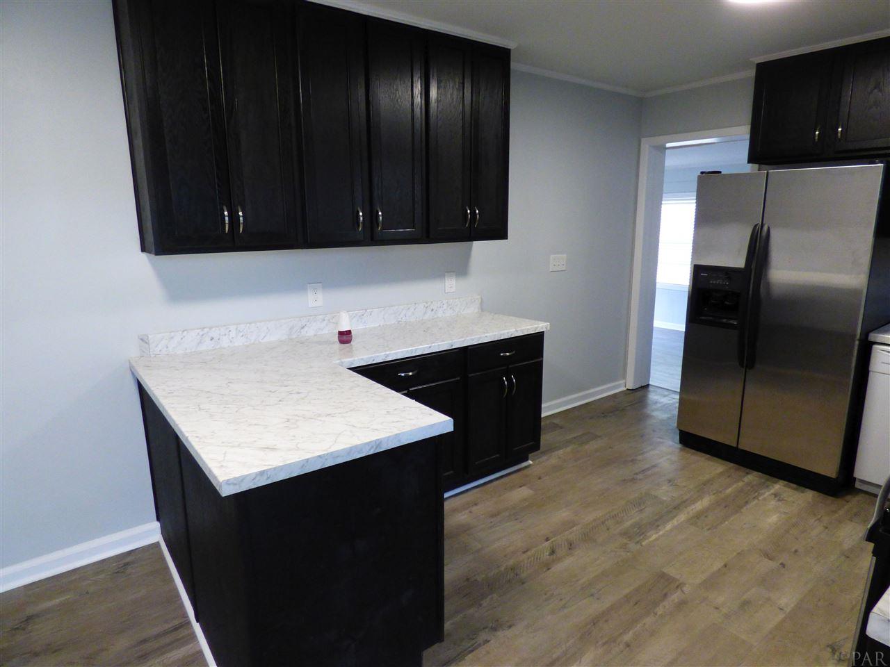 3357 Wellington Road Pensacola, FL 32504 - Photo 7 of 27 Gallery Image 7