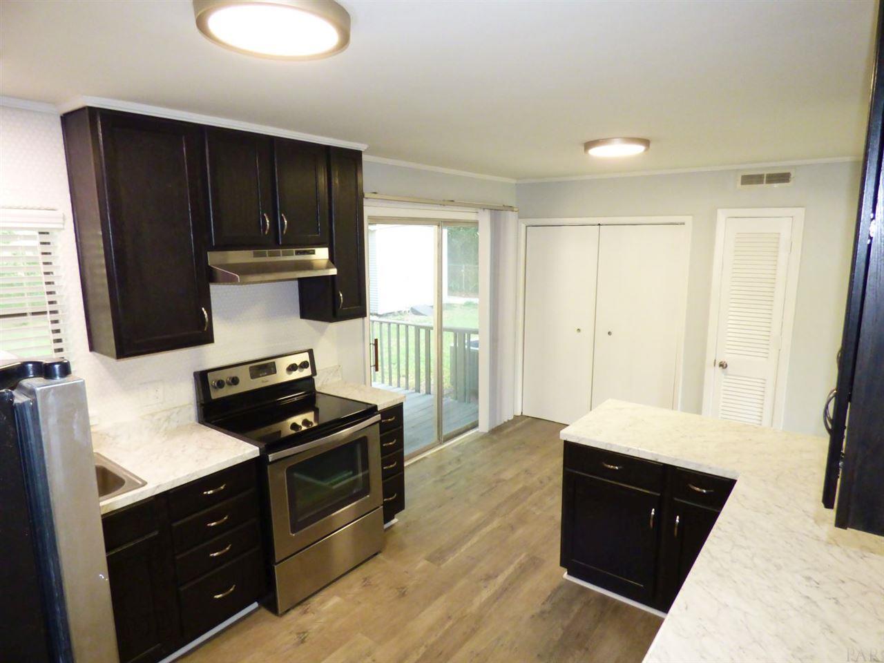 3357 Wellington Road Pensacola, FL 32504 - Photo 8 of 27 Gallery Image 8