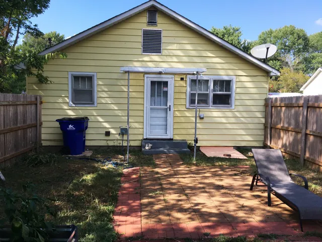 a front view of house with yard