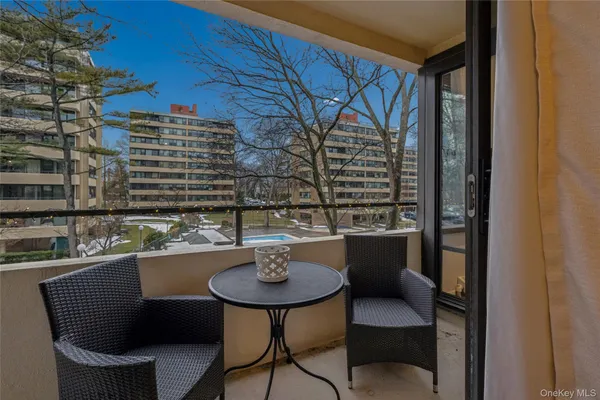 $439,888 | 10-10 166th Street, Unit 4A | Beechhurst