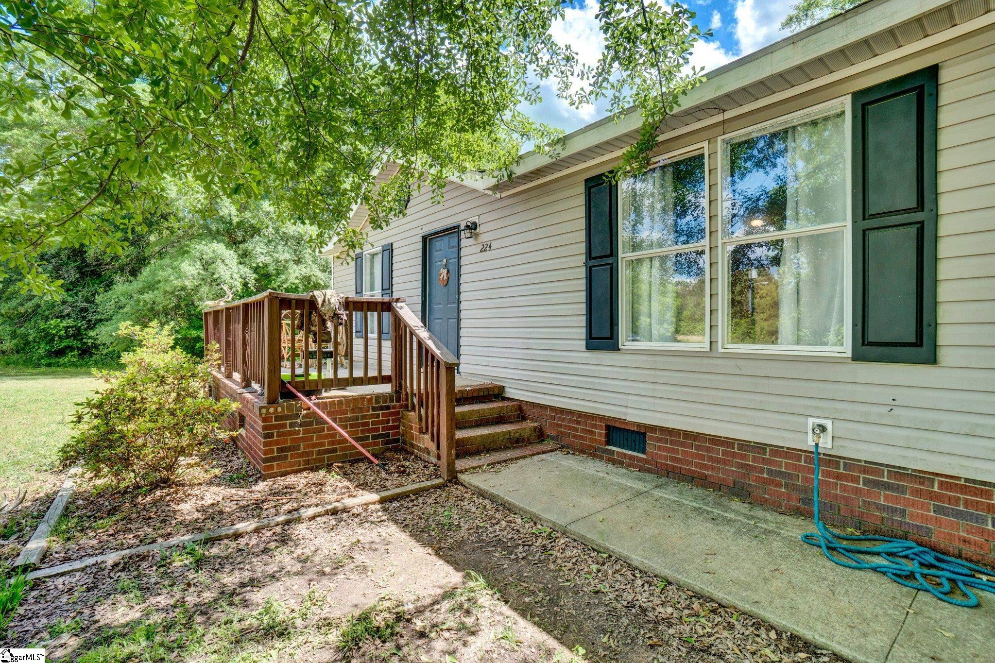 224 Brandy Lane Clinton, SC 29325 - Photo 2 of 30