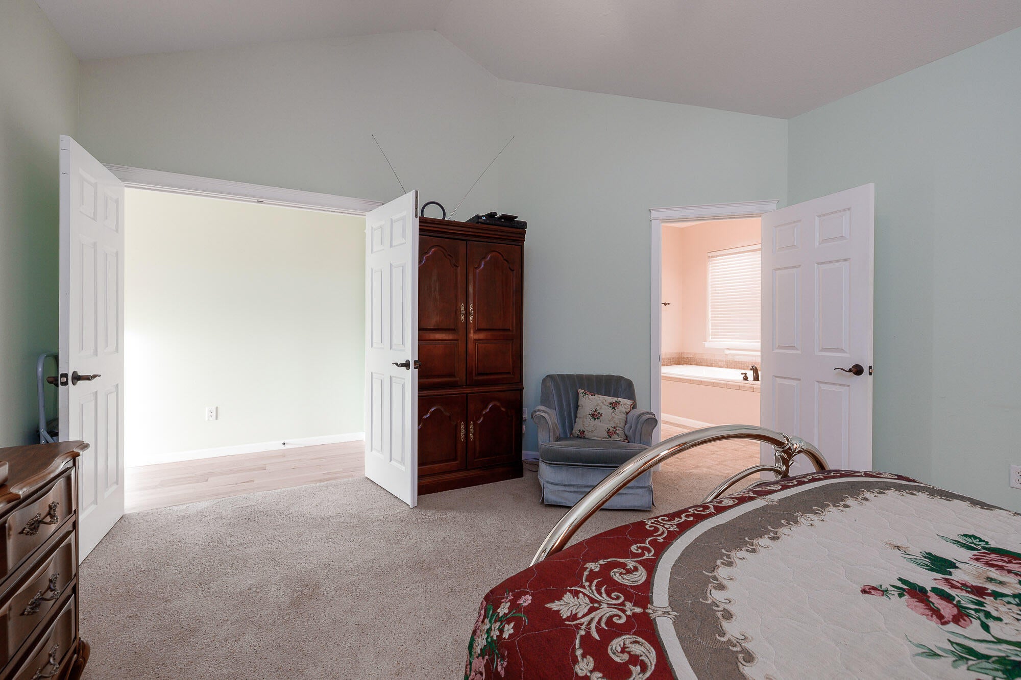 21421 Dale Road Bend, OR 97701 - Photo 17 of 32 Lisa Courtney 21421 Dale Rd-15