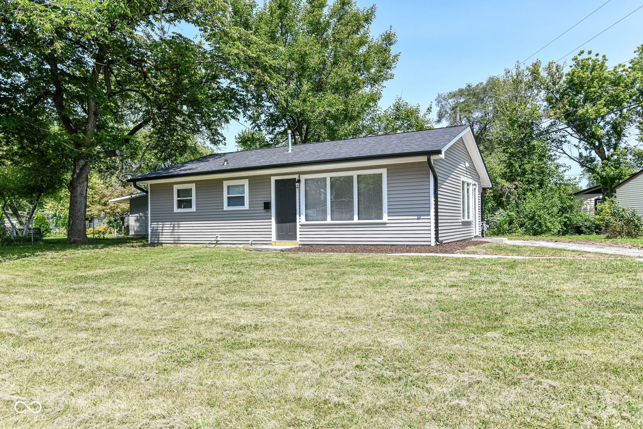 3109 Keswick Road Indianapolis, IN 46222 - Photo 2 of 30