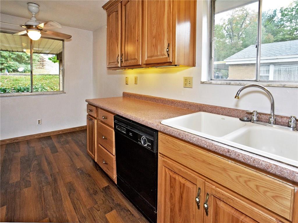 803 Freeport Road Pittsburgh, PA 15238 - Photo 6 of 25 Gallery Image 6