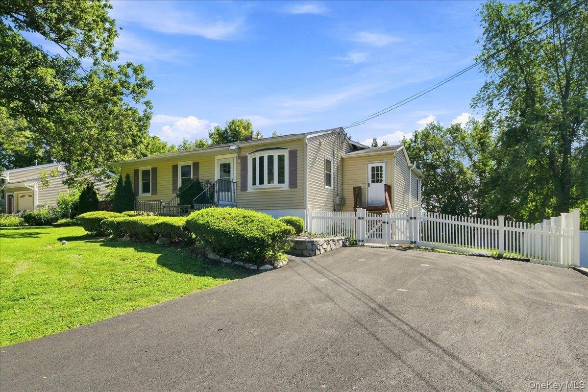 34 Fairfax Road Fishkill, NY 12524 - Photo 1 of 38 Gallery Image 1