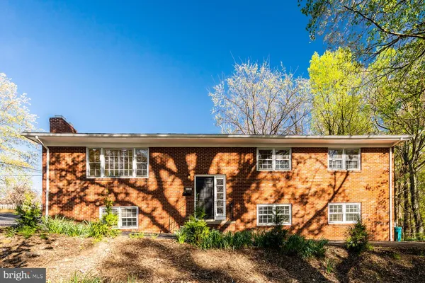 $949,000 | 3535 Memorial Street, Alexandria, VA 22310