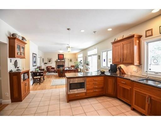 15 Tanglewood Road Amherst, MA 01002 - Photo 3 of 30 Gallery Image 3