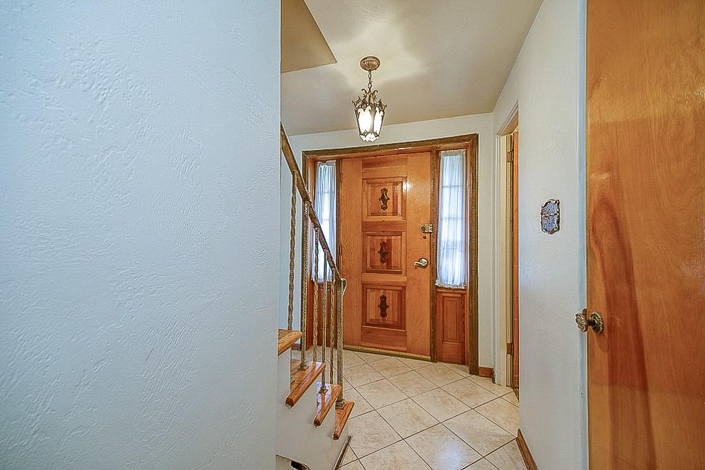 1335 Akehurst Road Pittsburgh, PA 15220 - Photo 10 of 35 Gallery Image 10