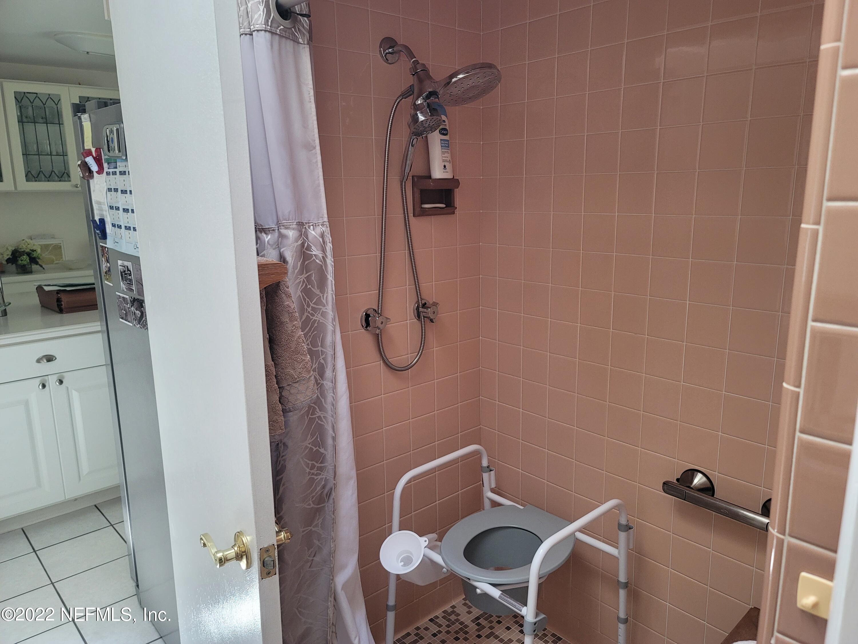 5765 Richmond Road Jacksonville, FL 32210 - Photo 14 of 73 14 Guest Bath 2