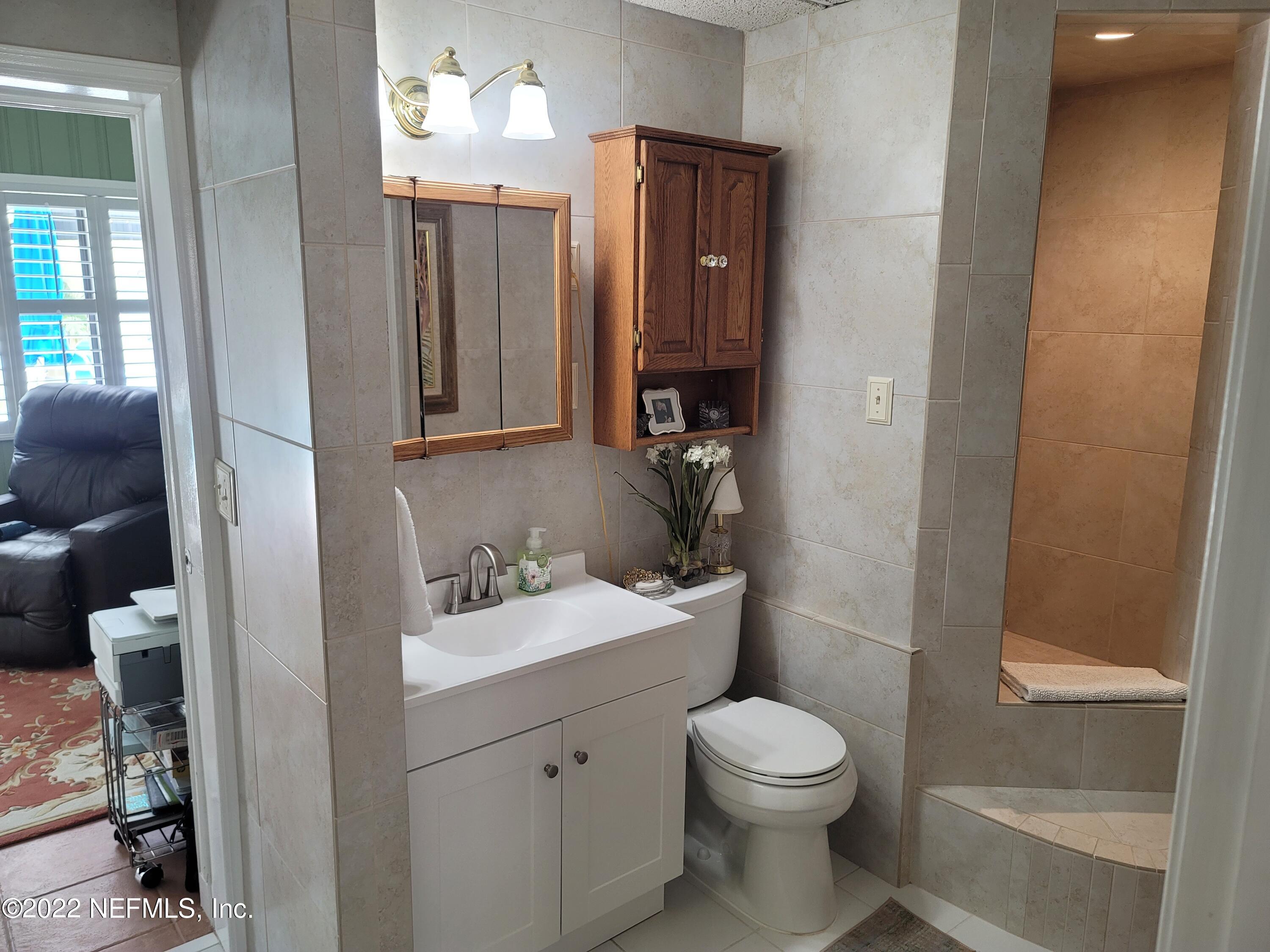 5765 Richmond Road Jacksonville, FL 32210 - Photo 30 of 73 30 Master Bath