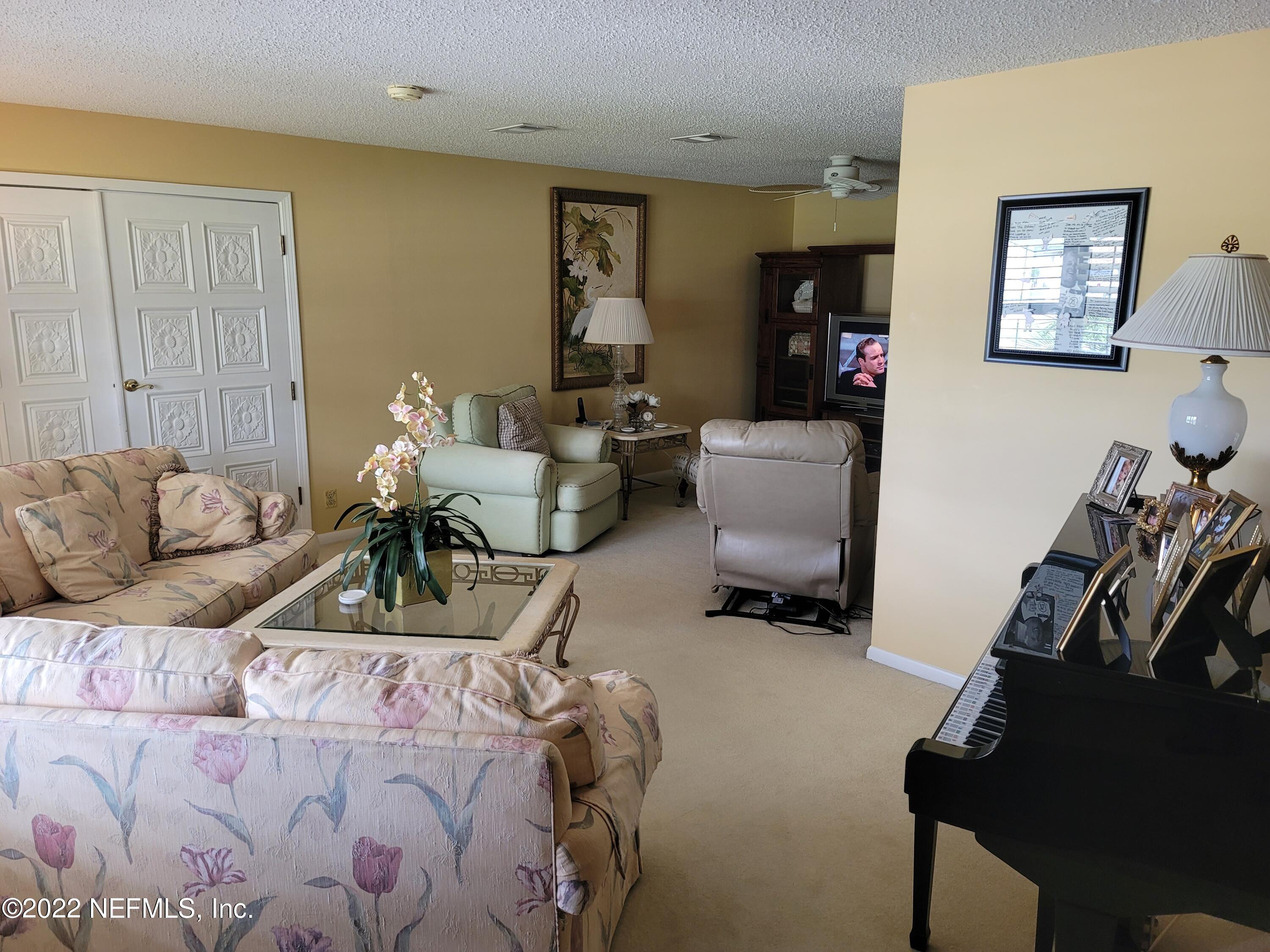 5765 Richmond Road Jacksonville, FL 32210 - Photo 4 of 73 04 Front Room