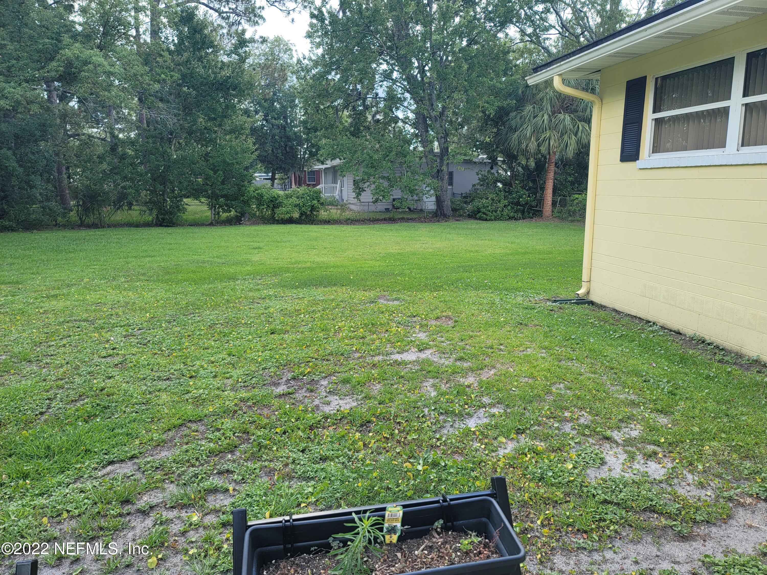 5765 Richmond Road Jacksonville, FL 32210 - Photo 72 of 73 72 Side Yard