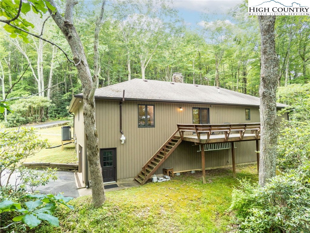 393 Trillium Ridge Boone, NC 28607 - Photo 5 of 50 a view of a house with backyard