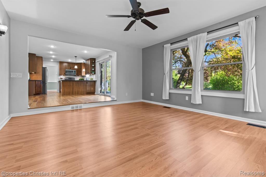 1501 Deerhurst Lane Rochester Hills, MI 48307 - Photo 10 of 38