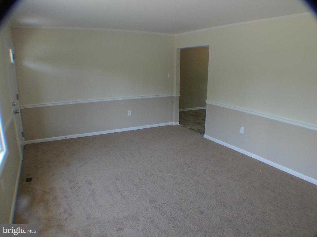 220 Ridge Road Winchester, VA 22602 - Photo 11 of 27 Living Room