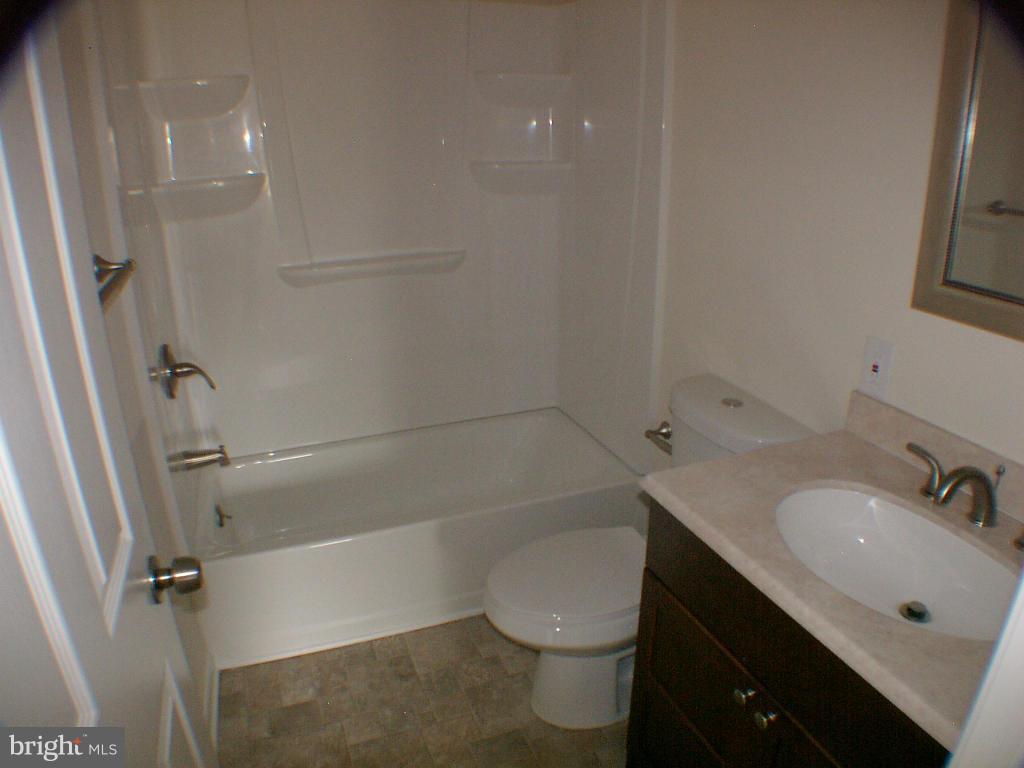 220 Ridge Road Winchester, VA 22602 - Photo 14 of 27 Bath