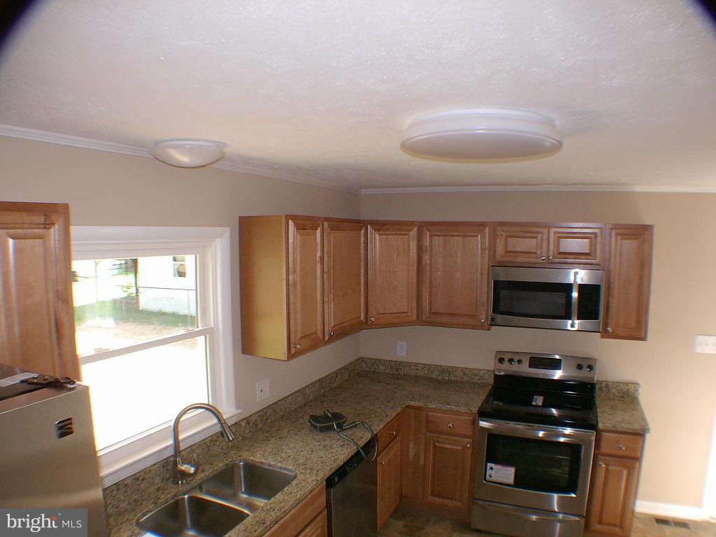 220 Ridge Road Winchester, VA 22602 - Photo 7 of 27 Kitchen