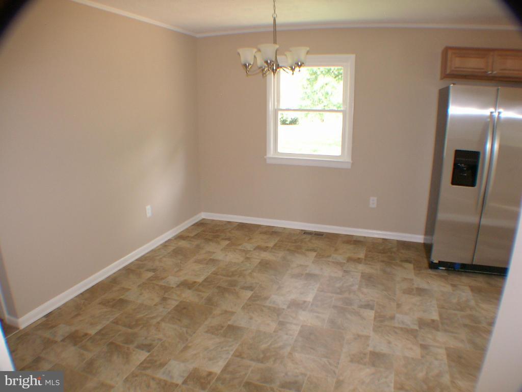 220 Ridge Road Winchester, VA 22602 - Photo 10 of 27 Dining Room
