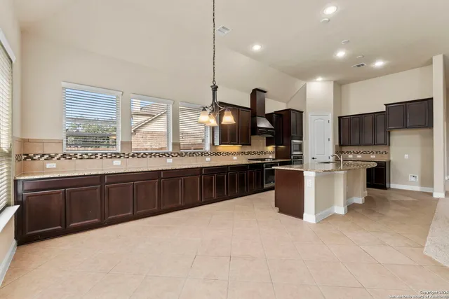 $525,000 | 11626 Klondike Cove, Schertz, TX 78154