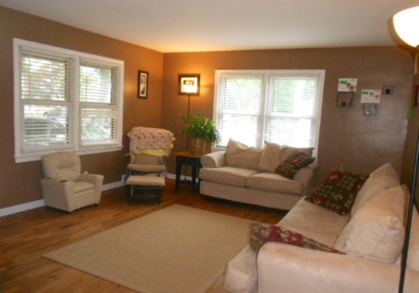 227 Rockingham Avenue Alma, MI 48801 - Photo 4 of 17 1821118-3.JPG
