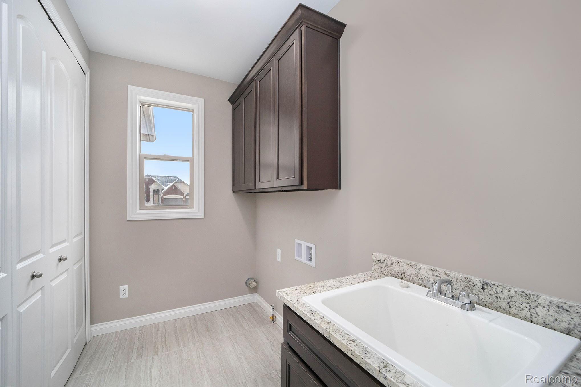 49205 Ridgeview Drive Macomb, MI 48044 - Photo 34 of 40 017A4312-.jpg