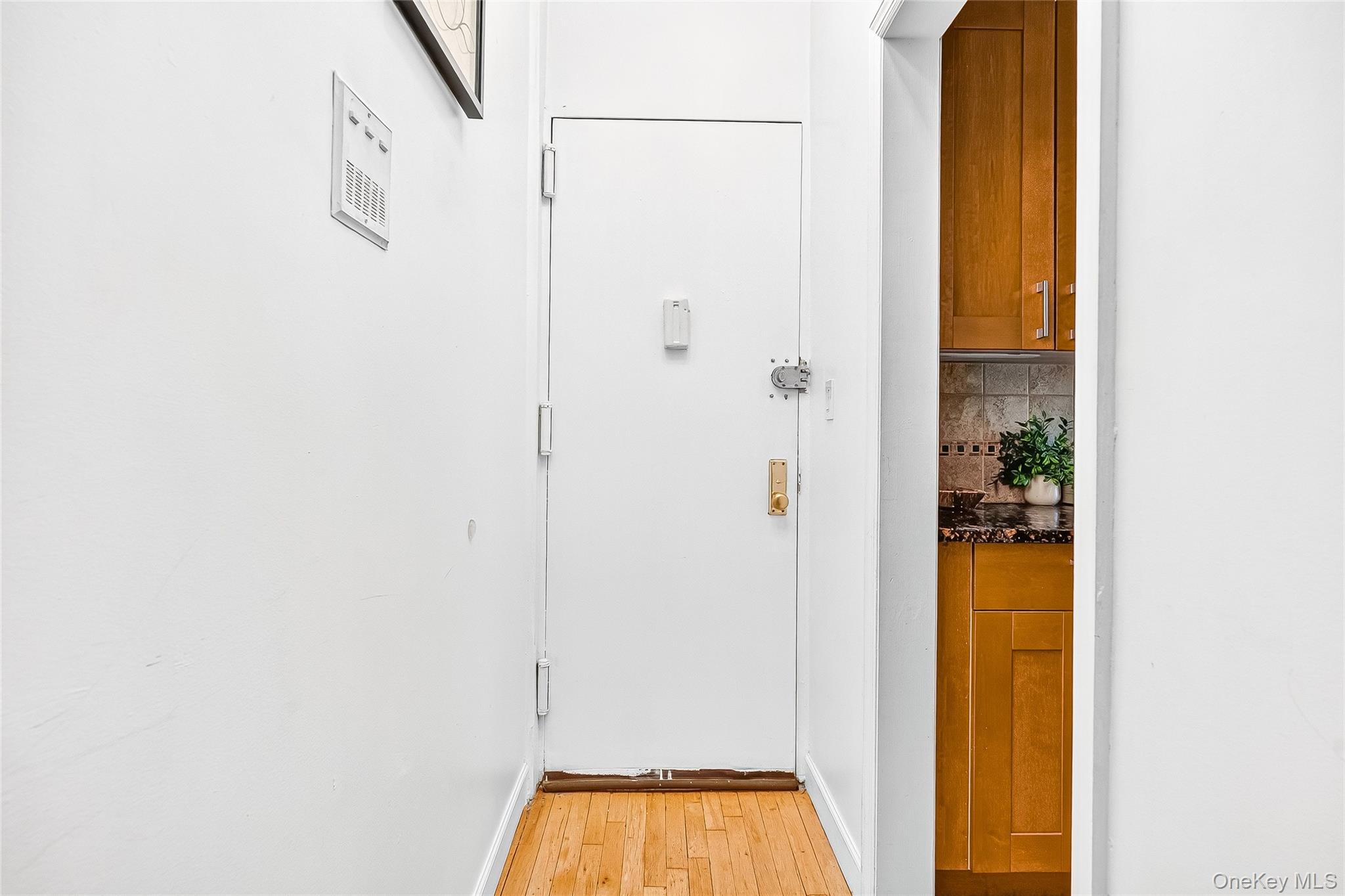 1976 Lafontaine Avenue, Unit 4D Bronx, NY 10457 - Photo 9 of 32 a bathroom with a bathtub