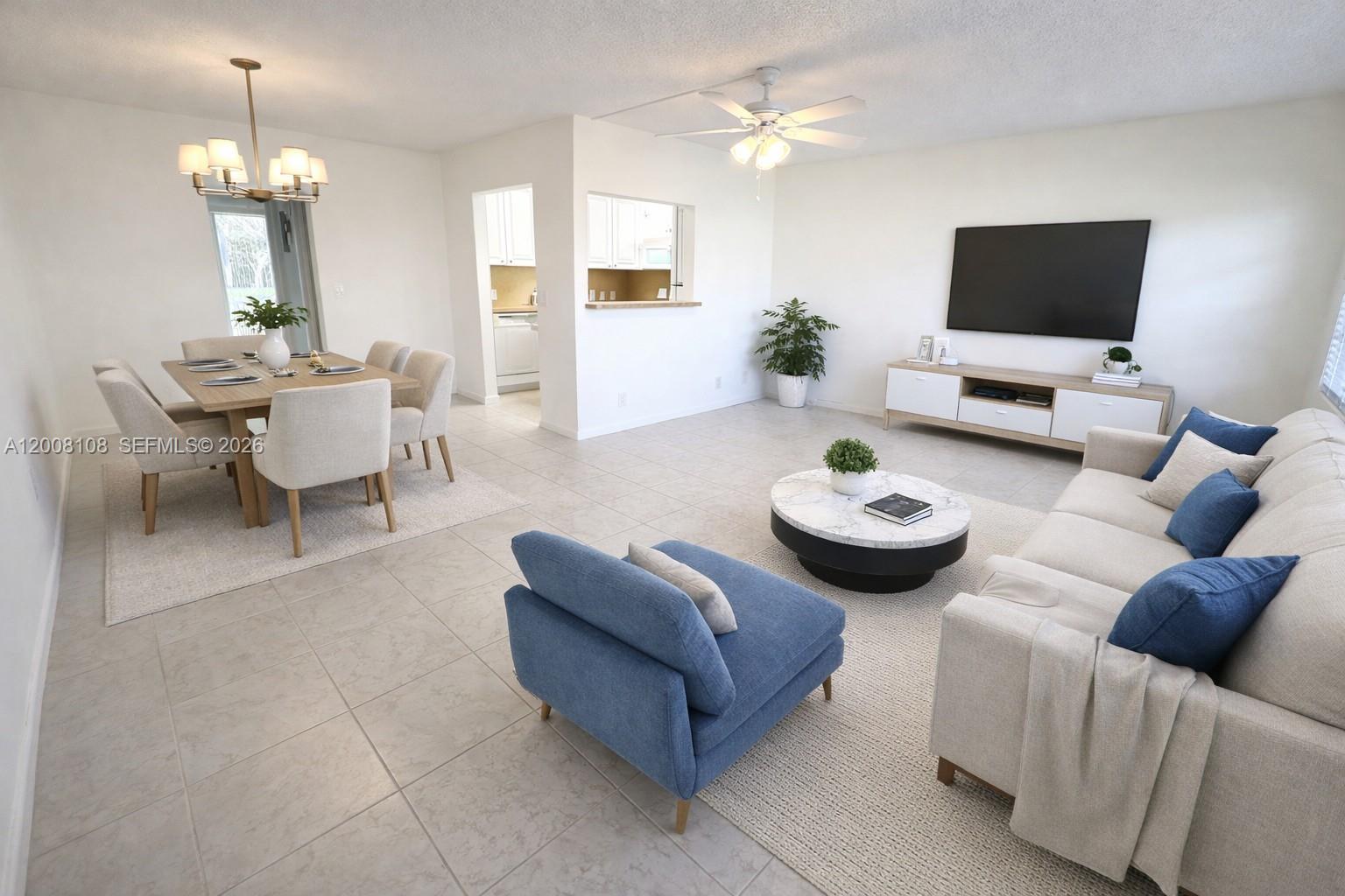 254 Mansfield H, Unit 254 Boca Raton, FL 33434 - Photo 3 of 17 Living / Dining