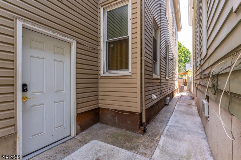 183 Graham Avenue Paterson, NJ 07501 - Photo 3 of 32