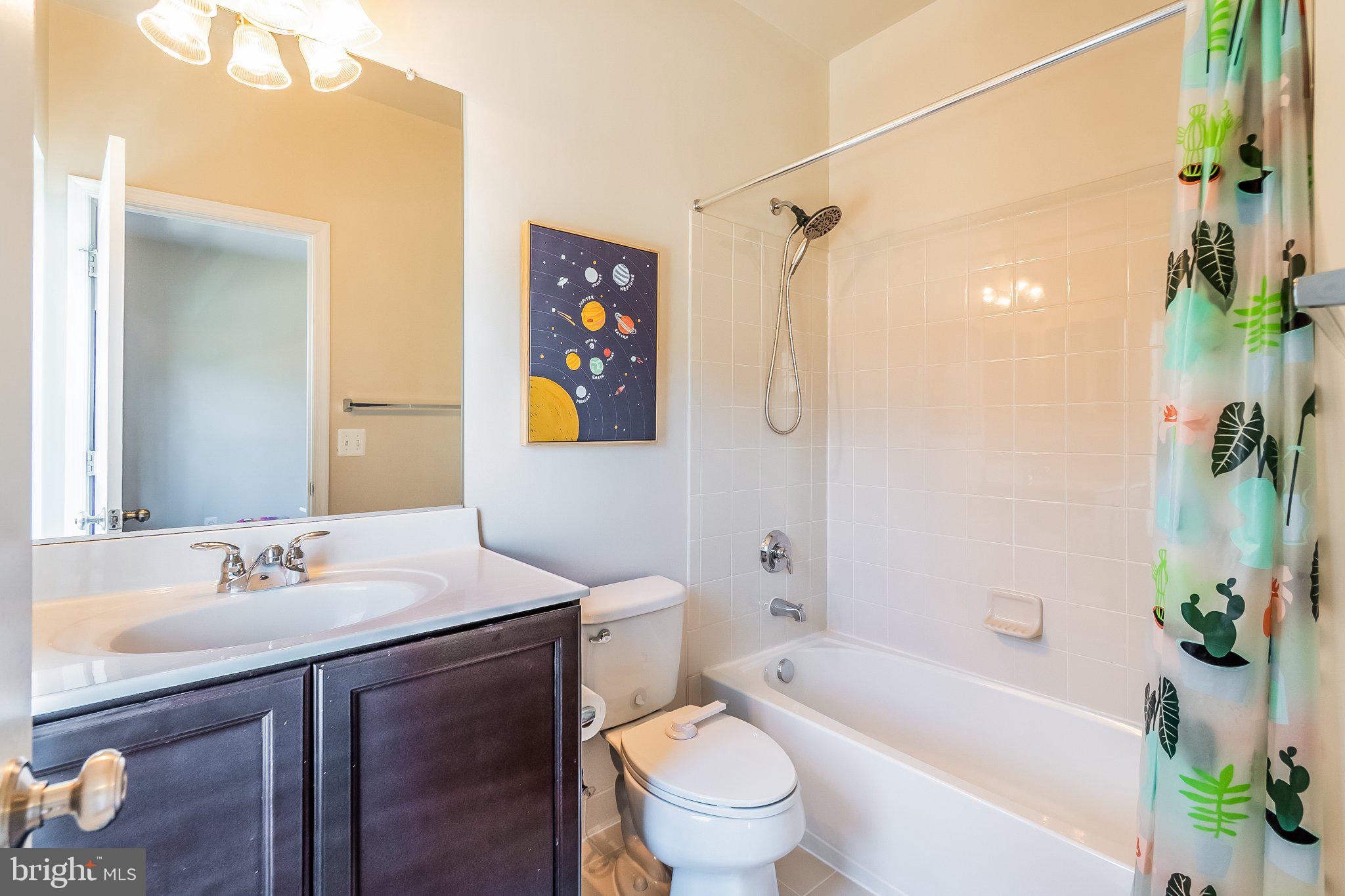 20401 Codman Drive Ashburn, VA 20147 - Photo 14 of 20 Bright and inviting bathroom oasis.