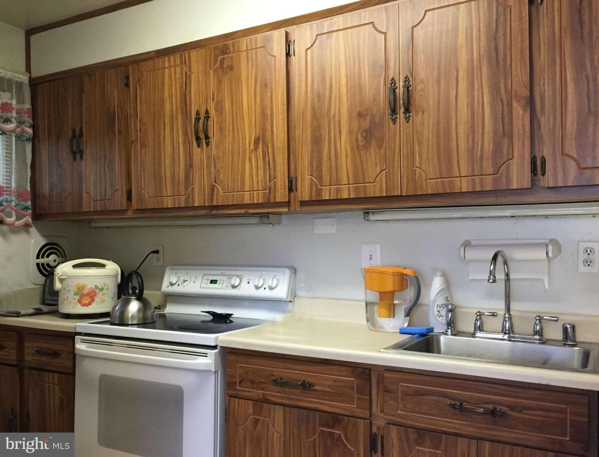 4010 Arcadia Road Alexandria, VA 22312 - Photo 7 of 15 Kitchen