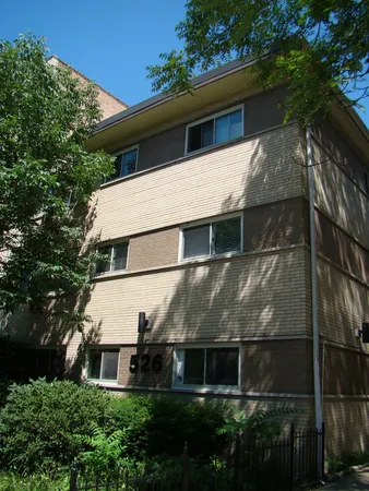 $1,650 | 526 West Roscoe Street, Unit 1F, Chicago, IL 60657