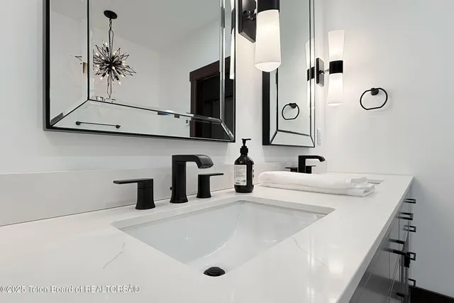 $3,750,000 | 19 Diamandis Drive, Unit 19, Alpine, WY 83128