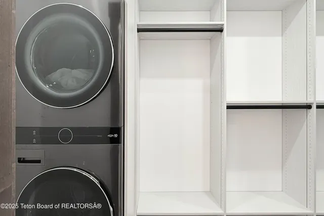 $3,750,000 | 19 Diamandis Drive, Unit 19, Alpine, WY 83128