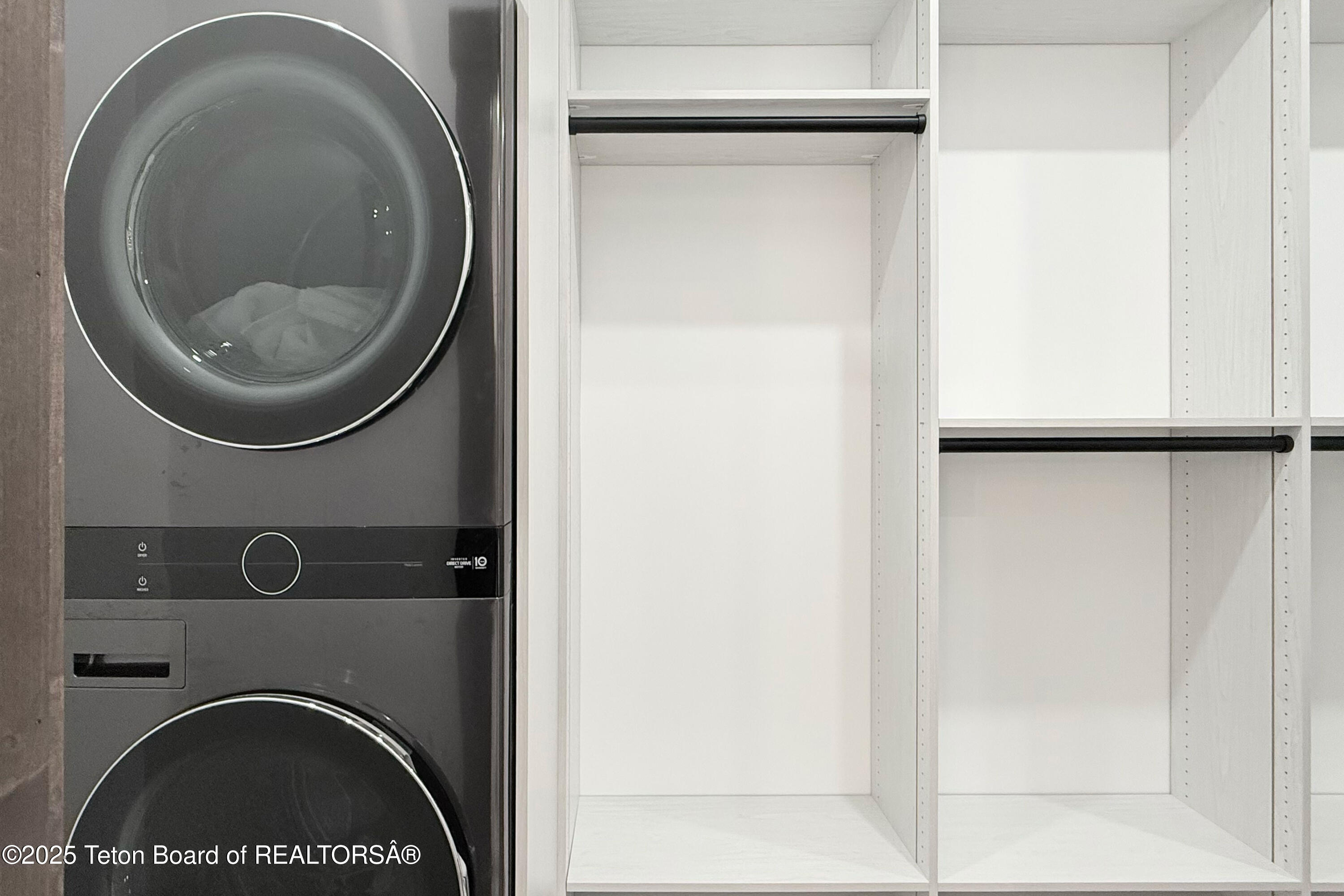19 Diamandis Drive, Unit 19 Alpine, WY 83128 - Photo 17 of 36 17_aero_hangar_19_upstairs_closet_laundr