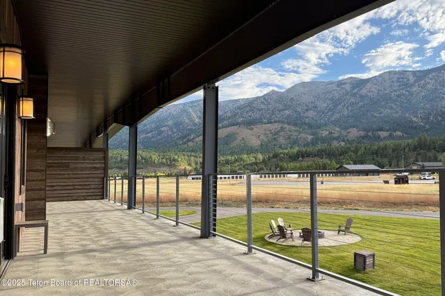 $3,750,000 | 19 Diamandis Drive, Unit 19, Alpine, WY 83128