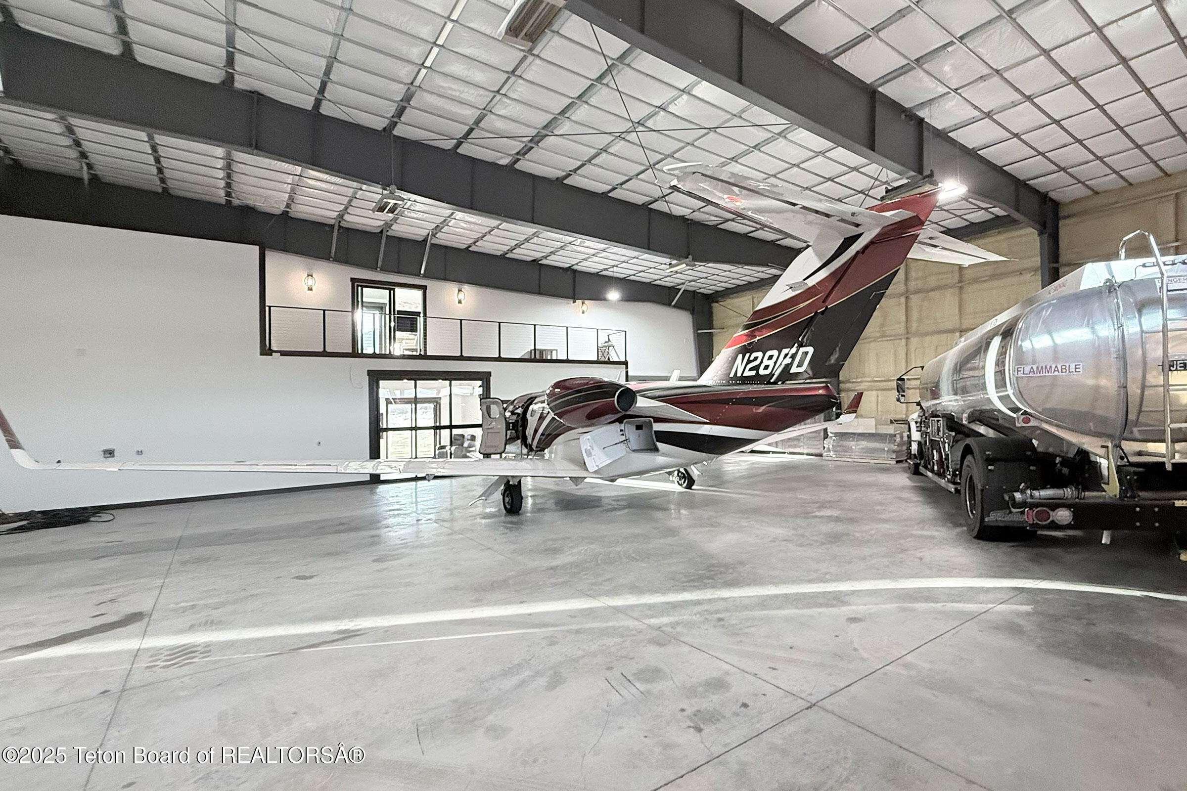 19 Diamandis Drive, Unit 19 Alpine, WY 83128 - Photo 22 of 36 22_aero_hangar_19_hangar_3