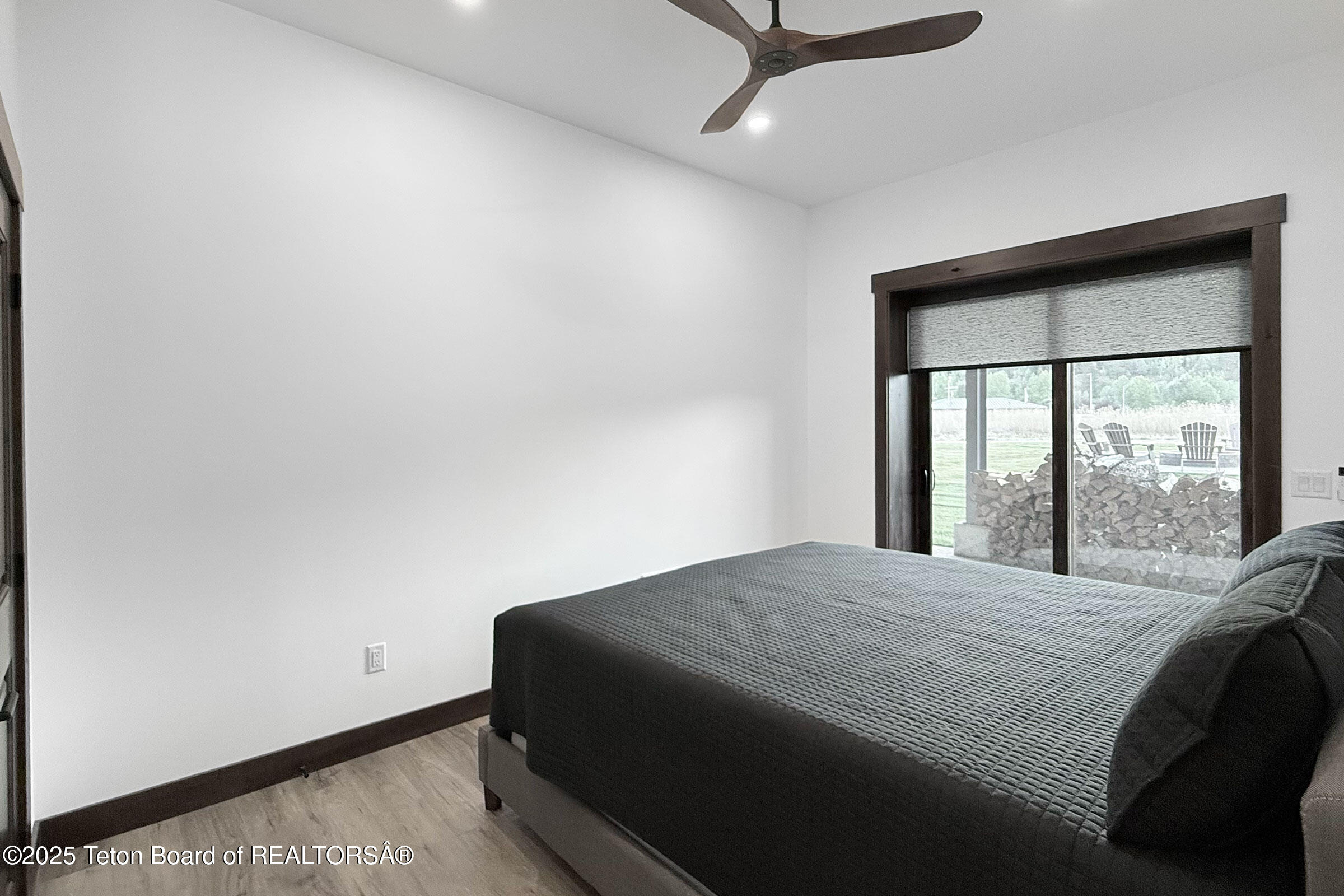 19 Diamandis Drive, Unit 19 Alpine, WY 83128 - Photo 26 of 36 26_aero_hangar_19_lower_bedroom