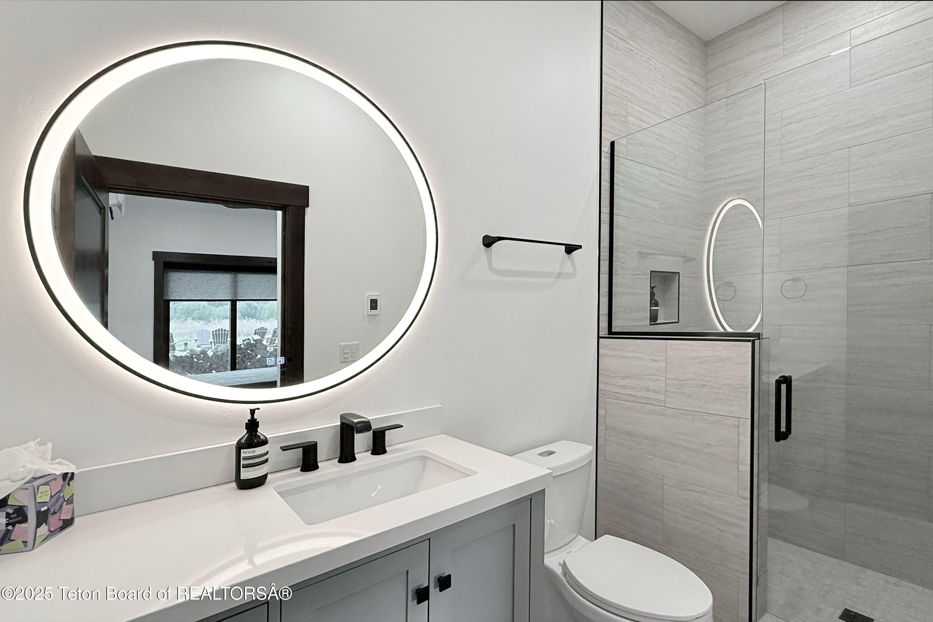 19 Diamandis Drive, Unit 19 Alpine, WY 83128 - Photo 27 of 36 27_aero_hangar_19_lower_bathroom