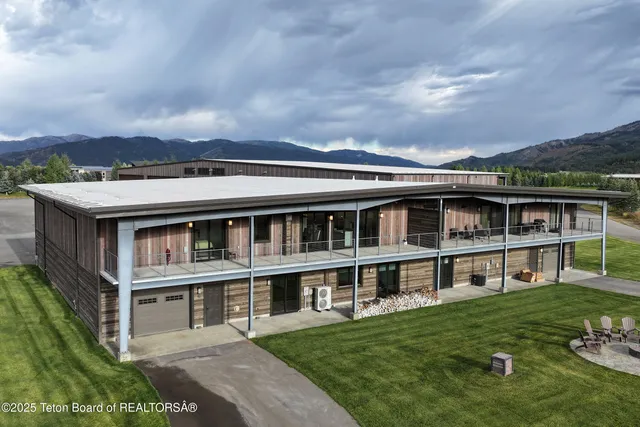 $3,750,000 | 19 Diamandis Drive, Unit 19, Alpine, WY 83128