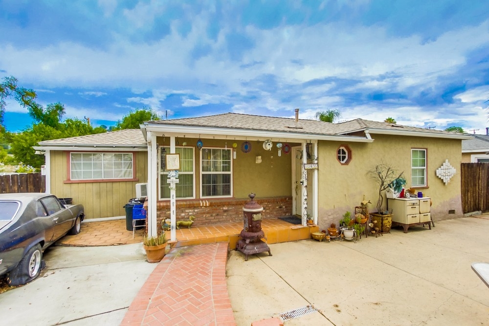10450 Del Rio Road Spring Valley, CA 91978 - Photo 2 of 25