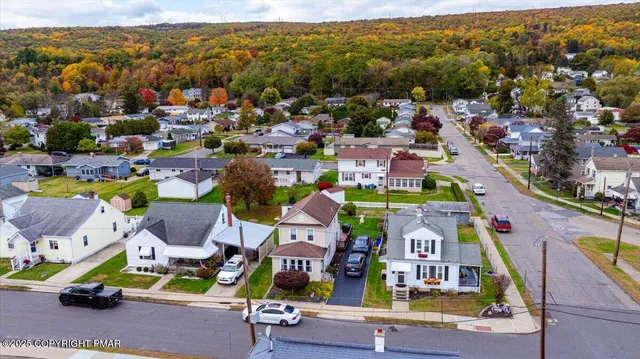 a picture of a bathroom