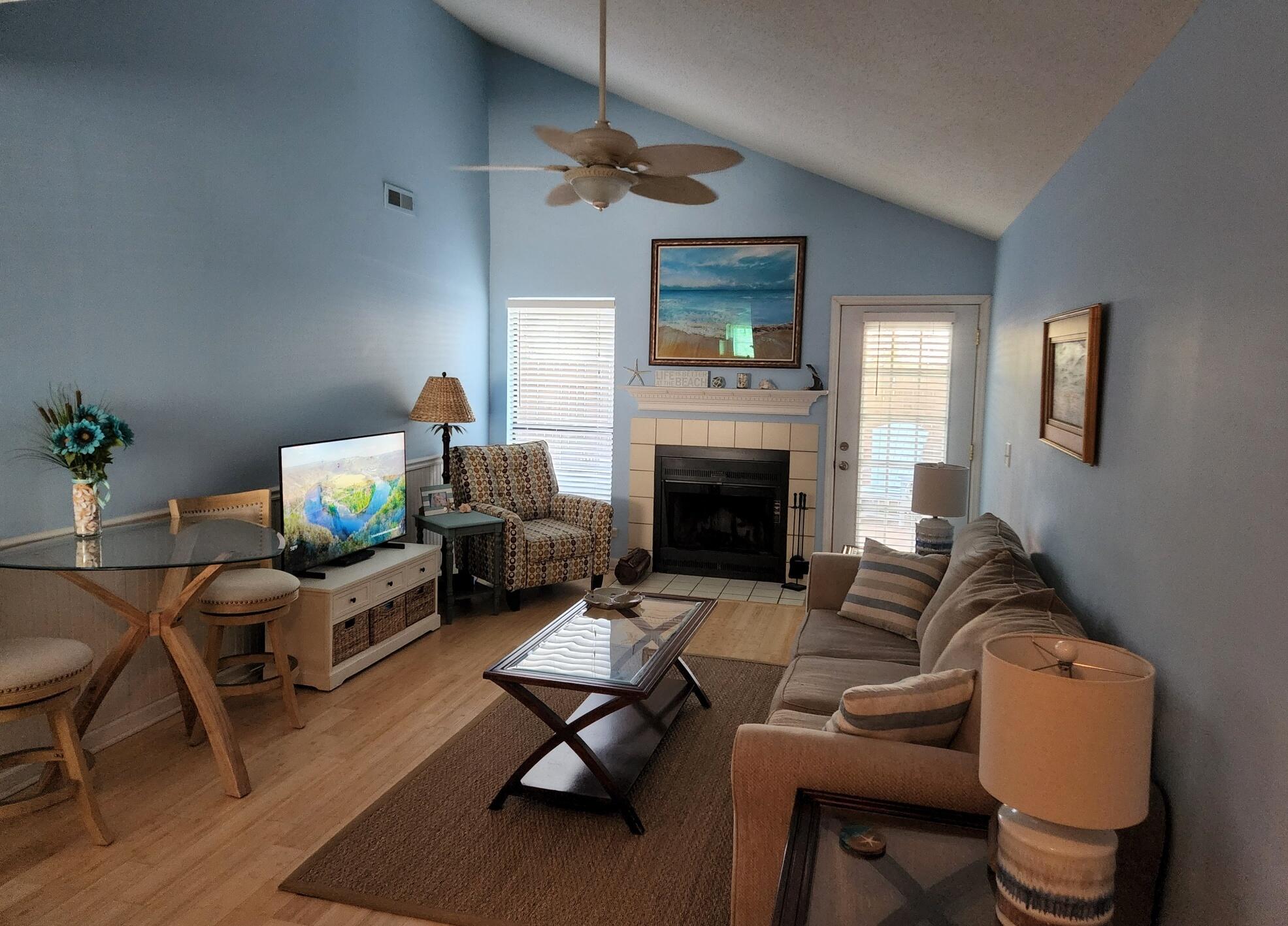 905 A Burnley Road Charleston, SC 29414 - Photo 4 of 15 Dining-Living Combo