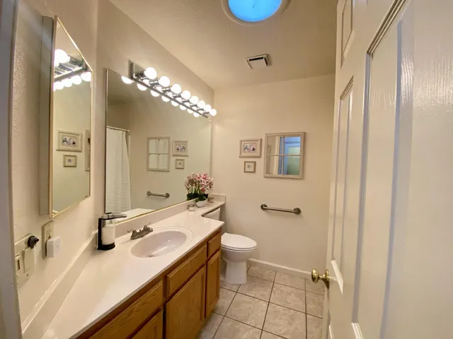 $525,000 | 7505 Vixen Court, Hughson, CA 95326