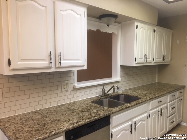 7926 Rugged Ridge Street San Antonio, TX 78254 - Photo 3 of 11